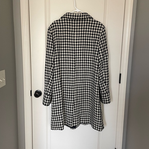 JM Collection Houndstooth Coat - Picture 2 of 9